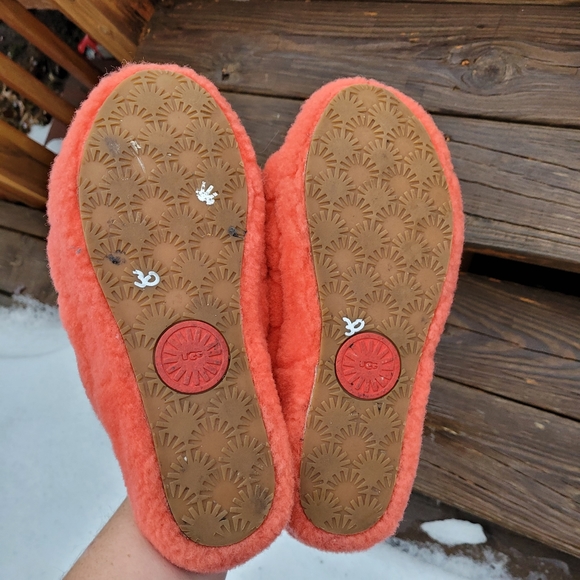 UGG Fluff Yeah Slides - Picture 8 of 9